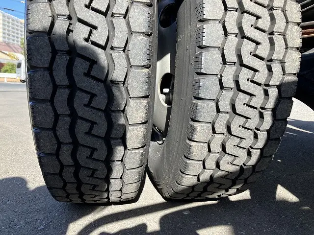 いすゞ エルフ BDG-NPR85AN(2WD)の写真29