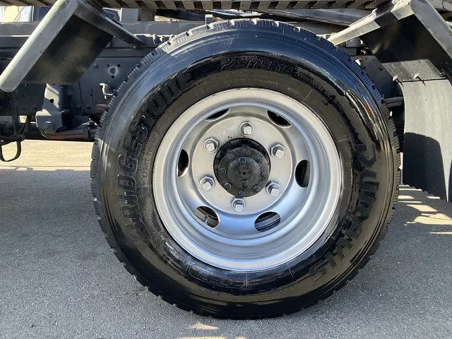 いすゞ エルフ BDG-NPR85AN(2WD)の写真30