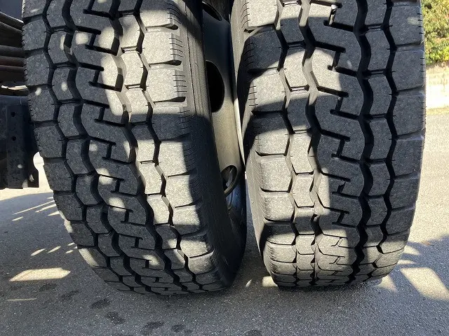 いすゞ エルフ BDG-NPR85AN(2WD)の写真31