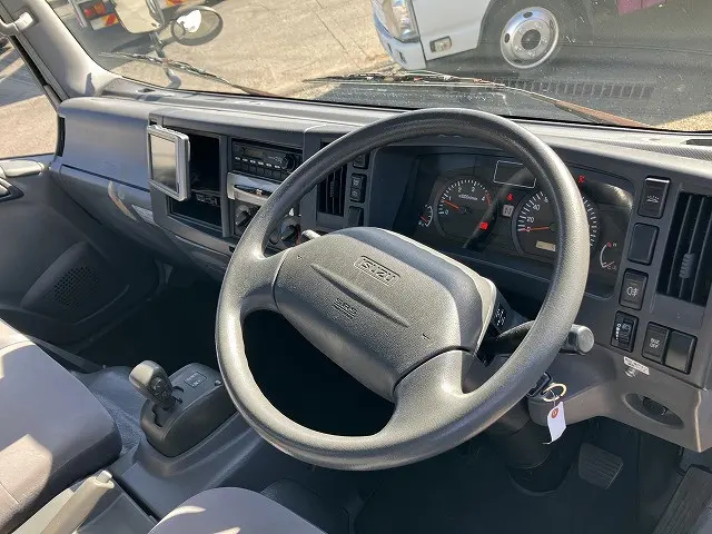 いすゞ エルフ BDG-NPR85AN(2WD)の写真35