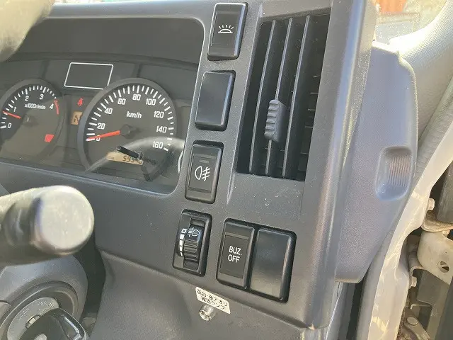 いすゞ エルフ BDG-NPR85AN(2WD)の写真36