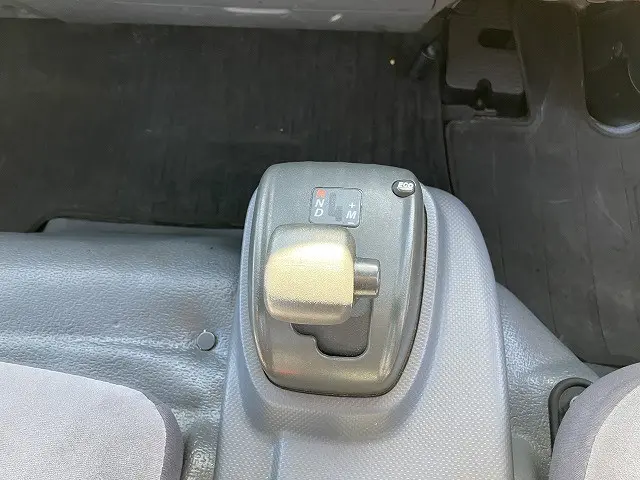 いすゞ エルフ BDG-NPR85AN(2WD)の写真41