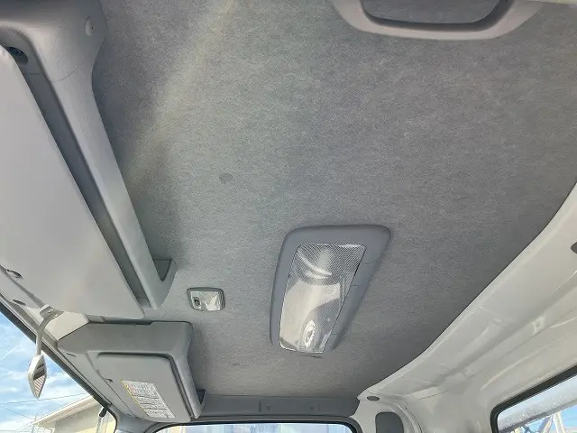 いすゞ エルフ BDG-NPR85AN(2WD)の写真45