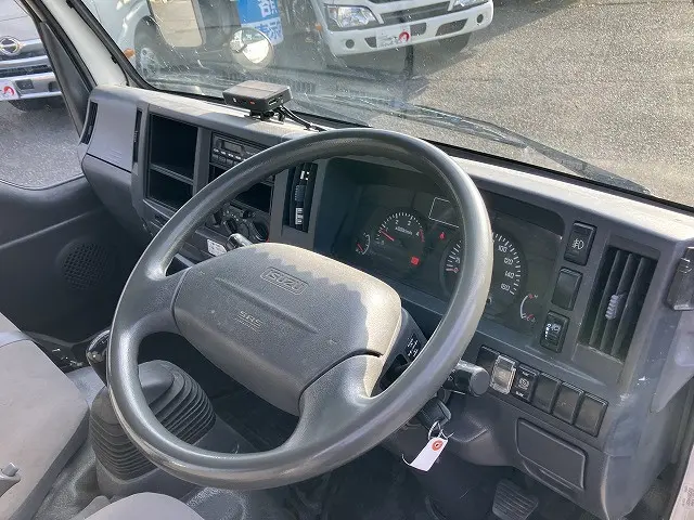 いすゞ エルフ TKG-NKR85A(2WD)の写真37