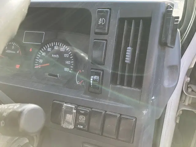 いすゞ エルフ TKG-NKR85A(2WD)の写真38