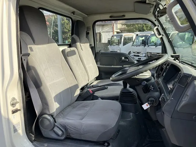 いすゞ エルフ TKG-NKR85A(2WD)の写真43