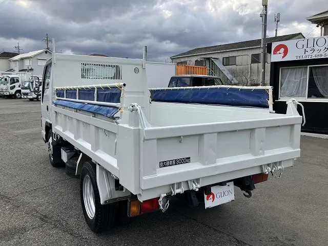 いすゞ エルフ PB-NKR81AD(2WD)の写真13