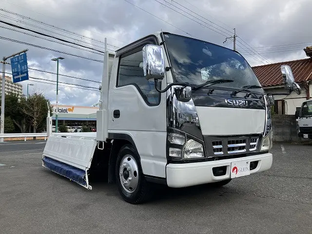 いすゞ エルフ PB-NKR81AD(2WD)の写真17