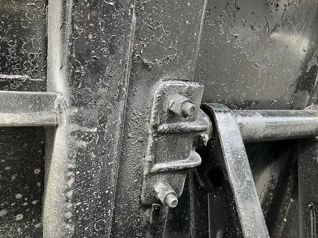 いすゞ エルフ PB-NKR81AD(2WD)の写真31