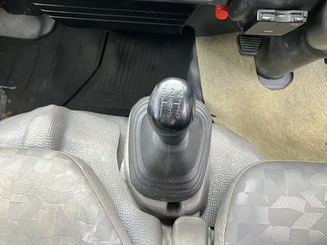 いすゞ エルフ PB-NKR81AD(2WD)の写真43