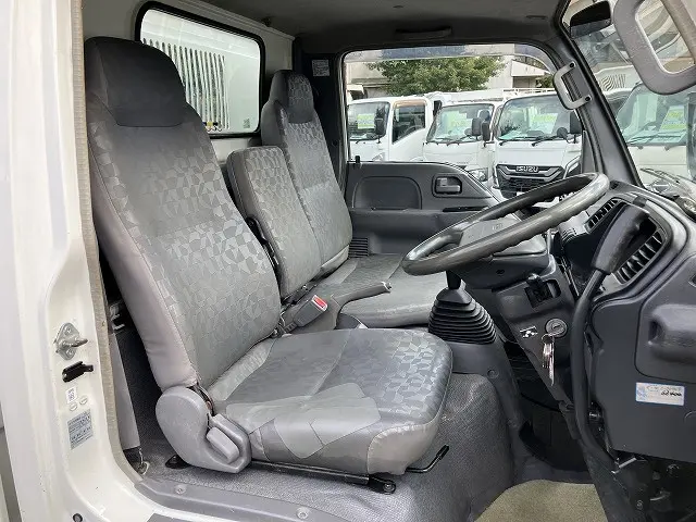 いすゞ エルフ PB-NKR81AD(2WD)の写真45