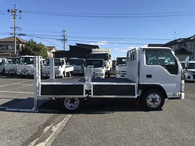 いすゞ エルフ TPG-NHS85AN(4WD)の写真15