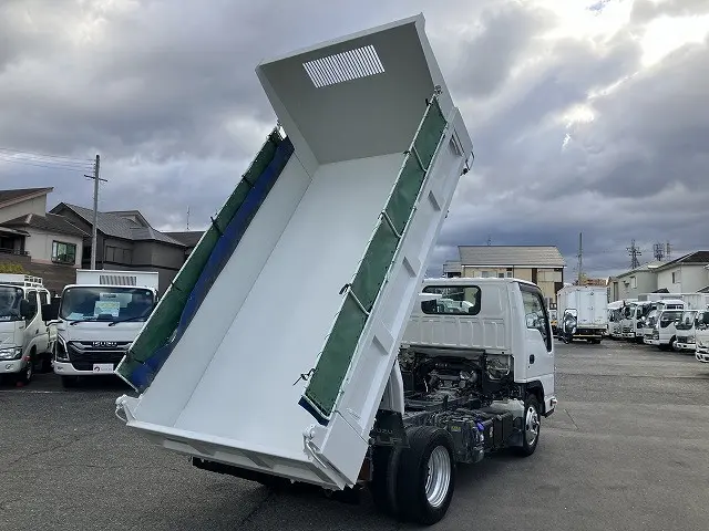 いすゞ エルフ 2RG-NKR88AD(2WD)の写真8