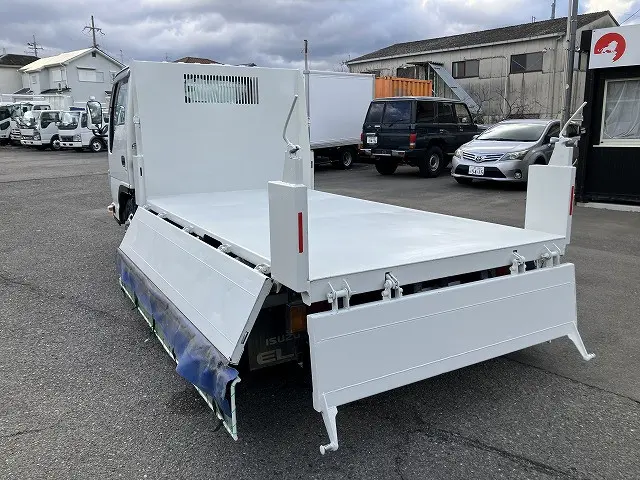いすゞ エルフ 2RG-NKR88AD(2WD)の写真20