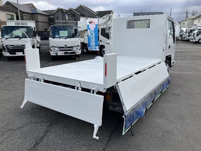 いすゞ エルフ 2RG-NKR88AD(2WD)の写真22