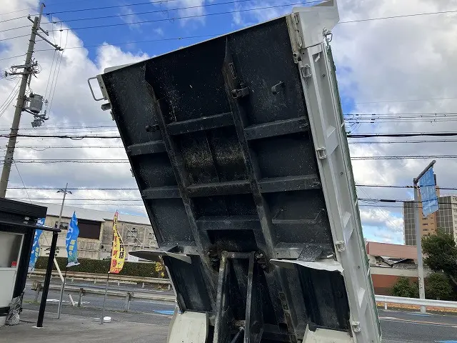 いすゞ エルフ 2RG-NKR88AD(2WD)の写真28