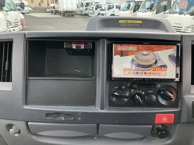 いすゞ エルフ 2RG-NKR88AD(2WD)の写真40