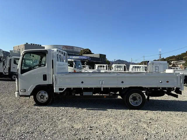 いすゞ エルフ 2RG-NLR88AR(2WD)の写真4