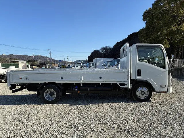 いすゞ エルフ 2RG-NLR88AR(2WD)の写真5