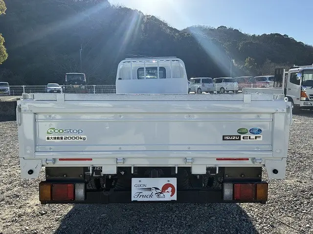 いすゞ エルフ 2RG-NLR88AR(2WD)の写真7