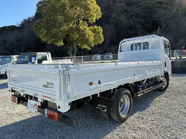 いすゞ エルフ 2RG-NLR88AR(2WD)の写真8