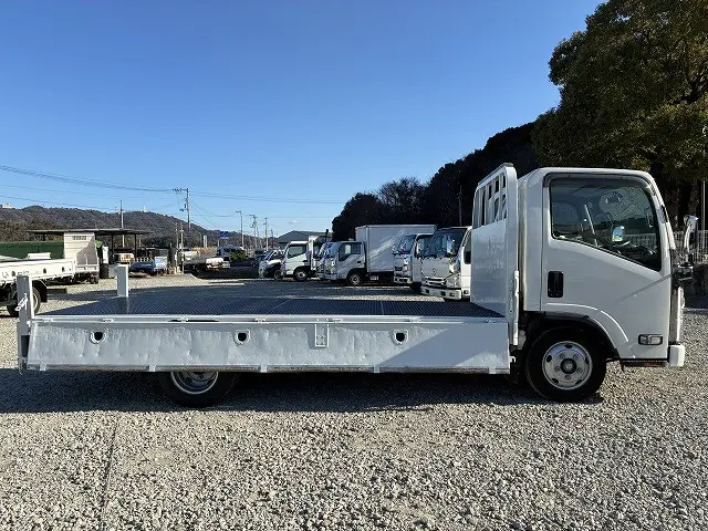 いすゞ エルフ 2RG-NLR88AR(2WD)の写真12