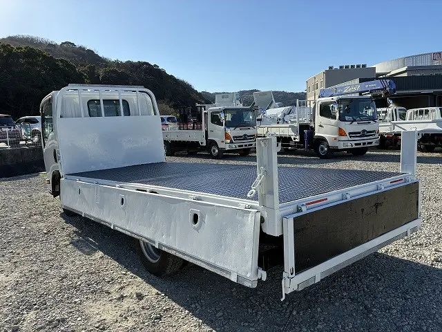 いすゞ エルフ 2RG-NLR88AR(2WD)の写真13