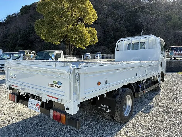 いすゞ エルフ 2RG-NLR88AR(2WD)の写真29