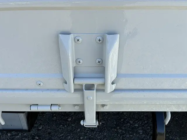 いすゞ エルフ 2RG-NLR88AR(2WD)の写真31