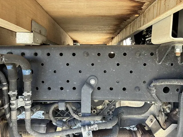 いすゞ エルフ 2RG-NLR88AR(2WD)の写真41