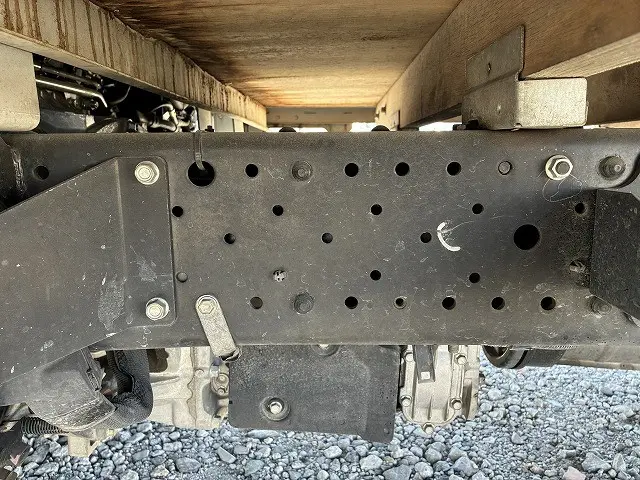 いすゞ エルフ 2RG-NLR88AR(2WD)の写真48