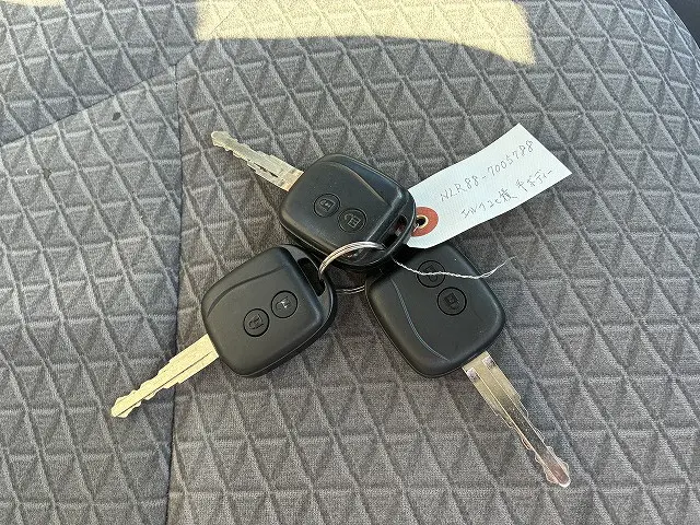 いすゞ エルフ 2RG-NLR88AR(2WD)の写真49