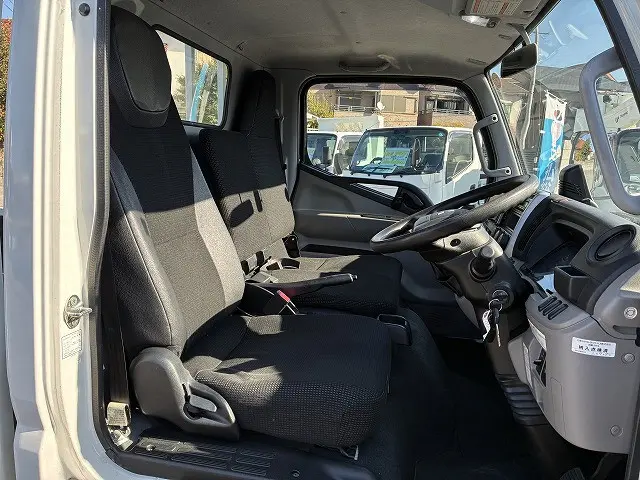 三菱 キャンター 2RG-FBA20(2WD)の写真30