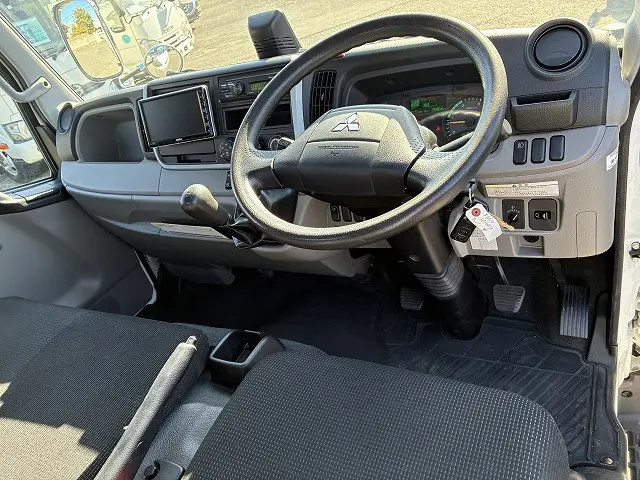 三菱 キャンター 2RG-FBA20(2WD)の写真33
