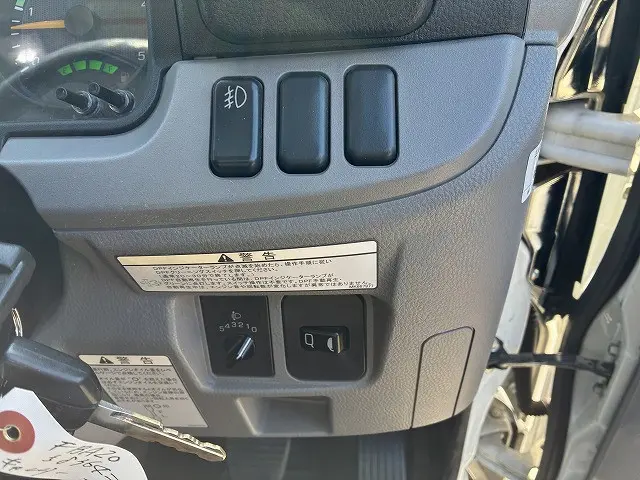 三菱 キャンター 2RG-FBA20(2WD)の写真35