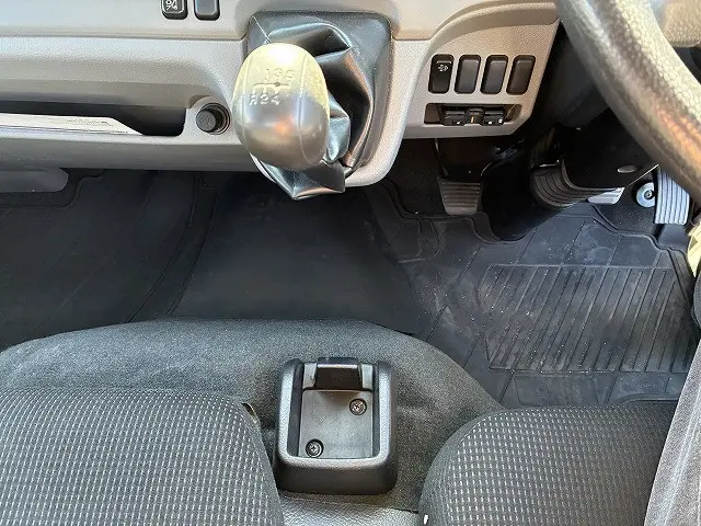 三菱 キャンター 2RG-FBA20(2WD)の写真41