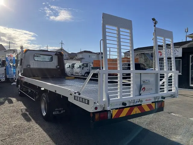 いすゞ エルフ 2RG-NPR88AN(2WD)の写真6