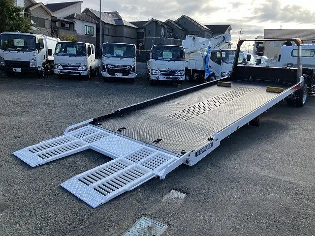 いすゞ エルフ 2RG-NPR88AN(2WD)の写真13