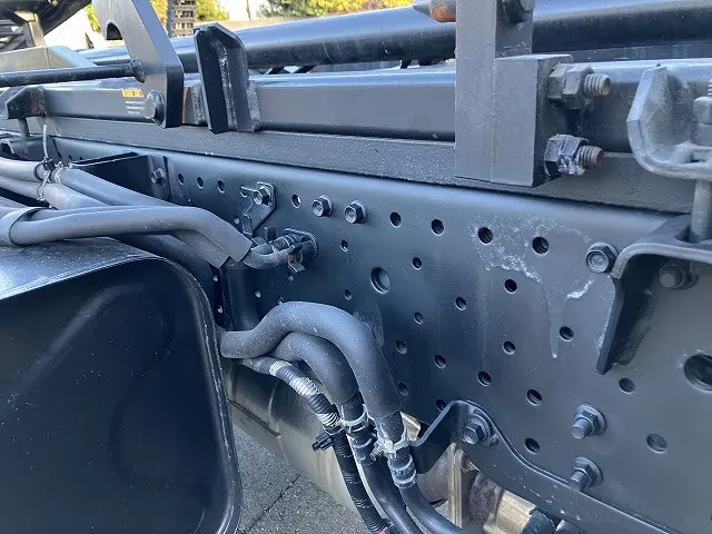 いすゞ エルフ 2RG-NPR88AN(2WD)の写真24