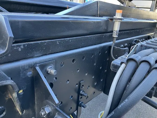 いすゞ エルフ 2RG-NPR88AN(2WD)の写真25