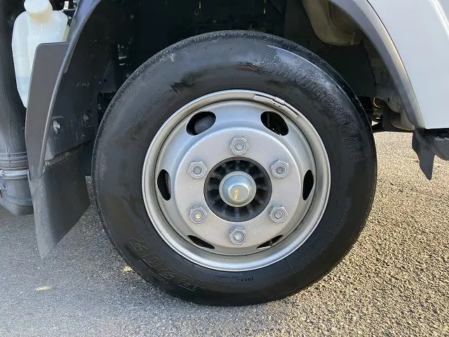 いすゞ エルフ 2RG-NPR88AN(2WD)の写真30