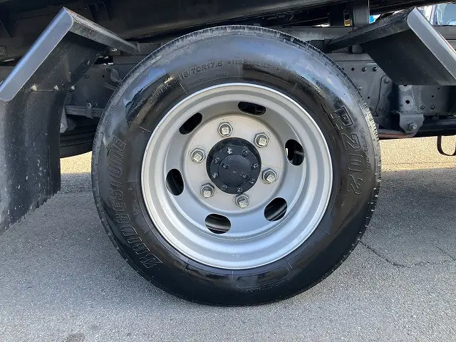 いすゞ エルフ 2RG-NPR88AN(2WD)の写真32