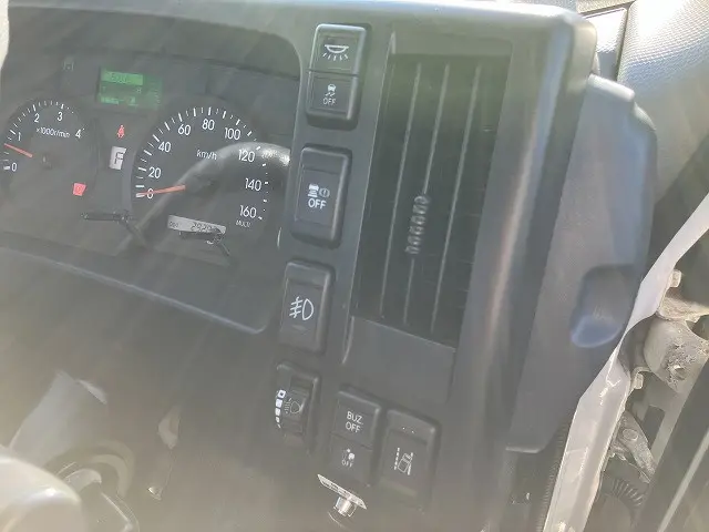 いすゞ エルフ 2RG-NPR88AN(2WD)の写真39