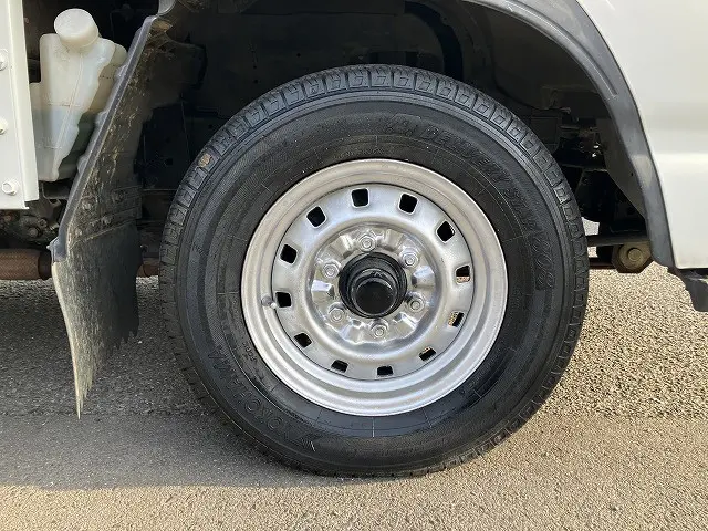 いすゞ エルフ KR-NHR69(2WD)の写真23