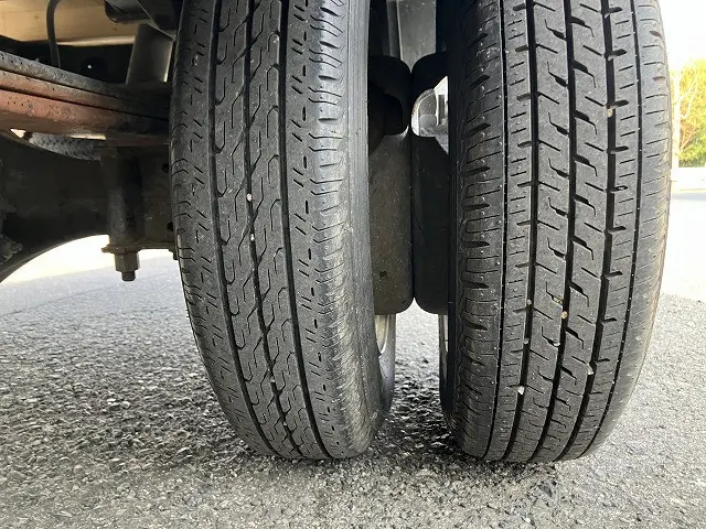 いすゞ エルフ KR-NHR69(2WD)の写真28