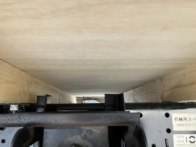 いすゞ エルフ KR-NHR69(2WD)の写真33