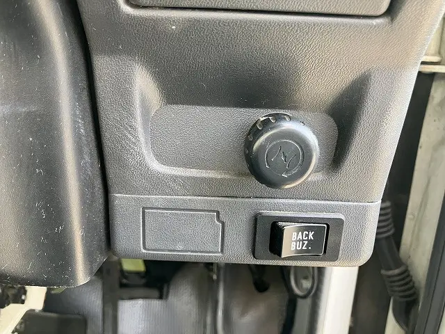 いすゞ エルフ KR-NHR69(2WD)の写真38