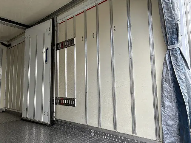 いすゞ エルフ TSG-NPR85AN(2WD)の写真14