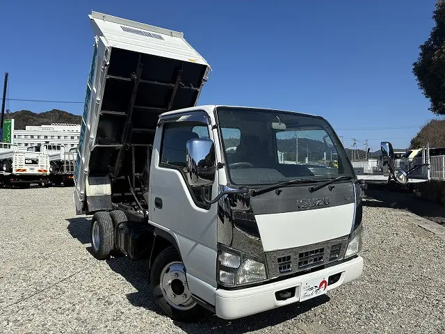 いすゞ エルフ PB-NKR81AD(2WD)の写真3