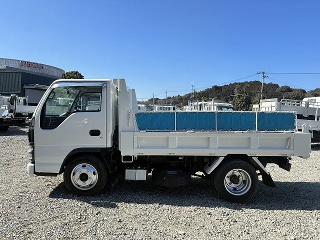 いすゞ エルフ PB-NKR81AD(2WD)の写真11